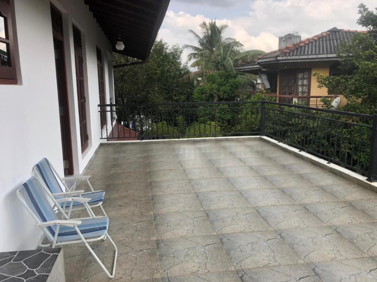 Sun Set Forest Villa Канди Екстериор снимка